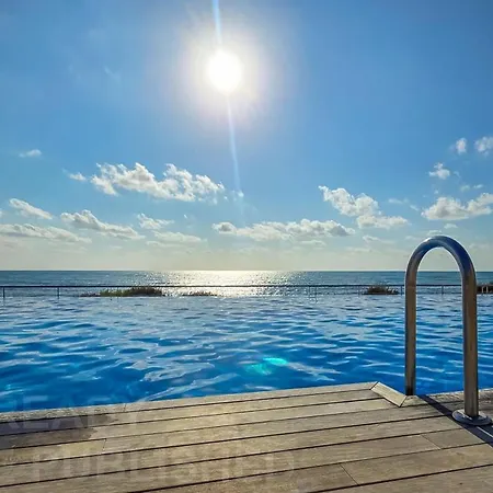Апартаменти Sea View Punta Prima, Holiday, Terrace, Pool, Jacuzzi And *